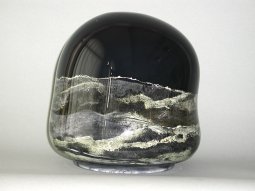 Tu contemples 2001, <p>verre soufflé peint<br class='autobr' />
Collection particulière© ADAGP<br class='autobr' />
Photo David Huguenin</p>